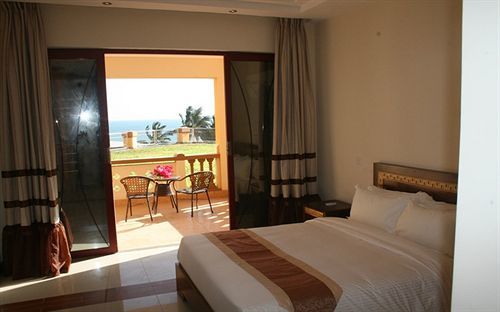 Eden Beach Resort And Spa Bamburi Exterior photo